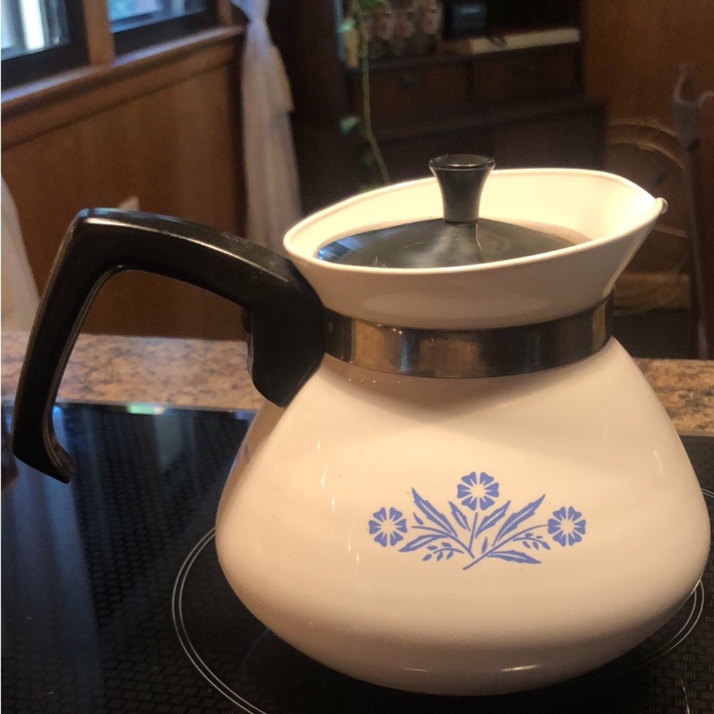 Vintage Corning Ware Blue Cornflower 6 Cup Coffee Tea Pot with Lid